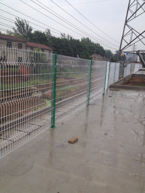 桃型柱護(hù)欄網(wǎng)