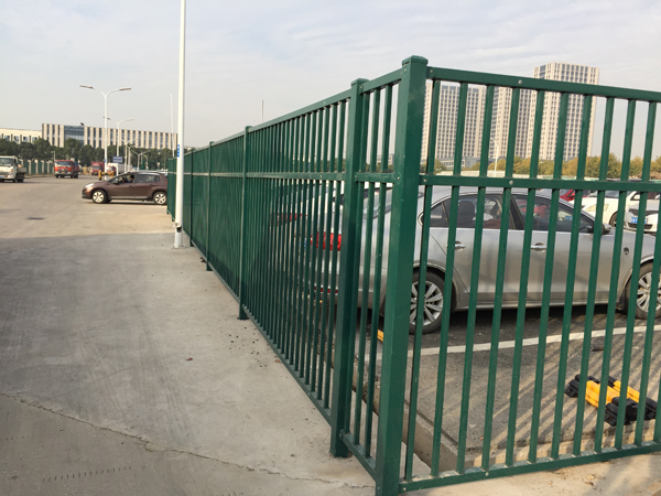 鋅鋼護欄安裝