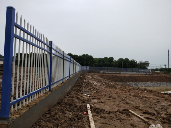 鋅鋼護(hù)欄安裝