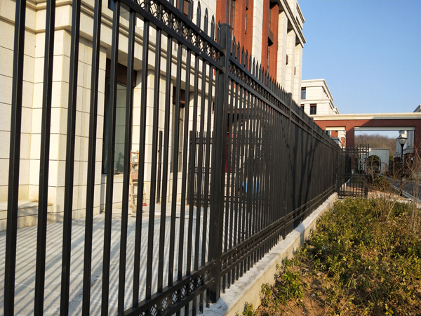鋅鋼護欄安裝