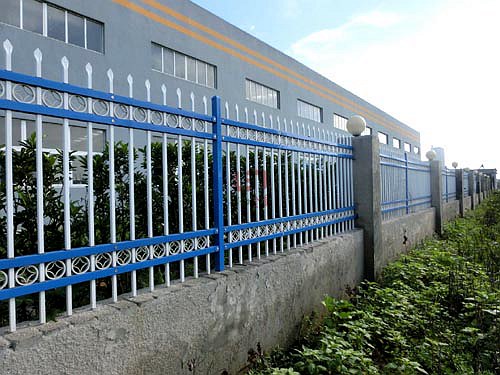 四橫桿鋅鋼護(hù)欄